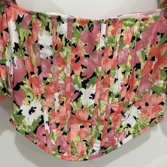 Floral bustier top. Size small. BNWT - Picture 3 of 5